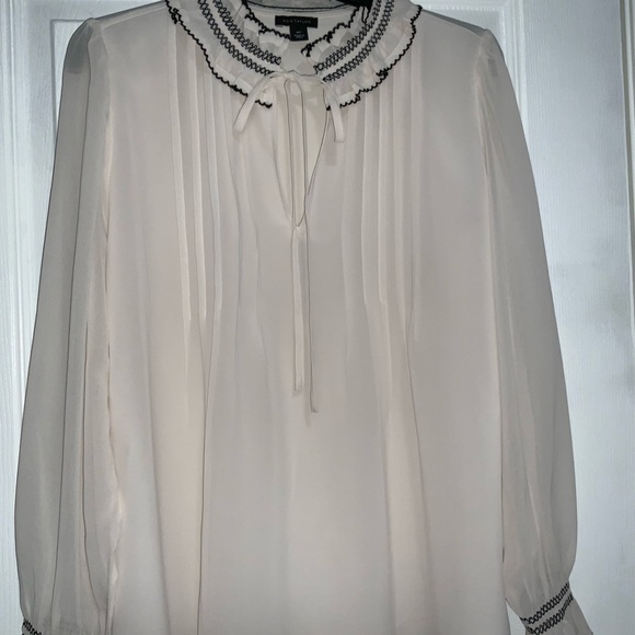 Mixed media ruffle neck pleated yoke top - Picture 9 of 9